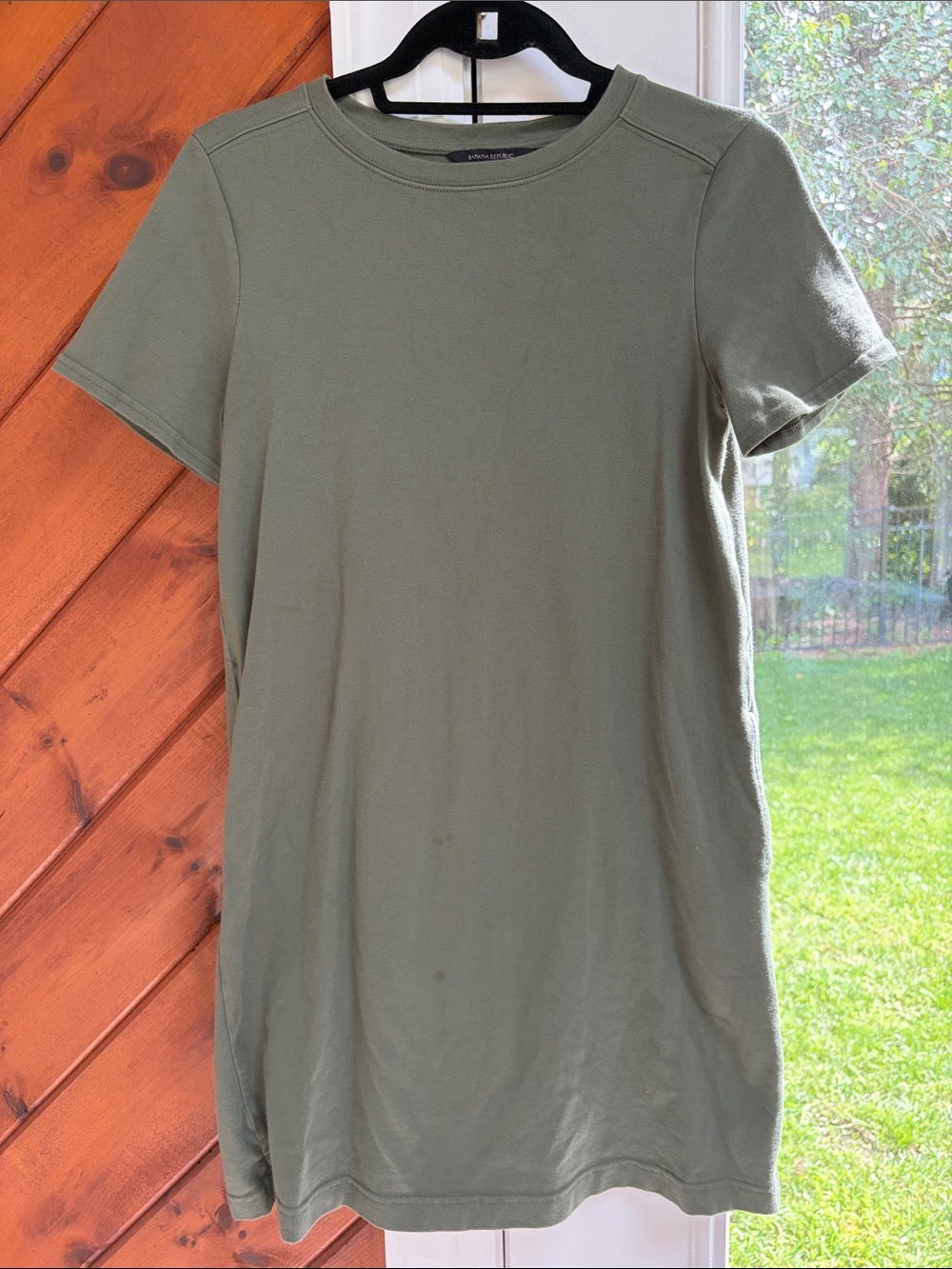 Banana Republic Olive Crewneck Short Sleeve Tee